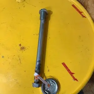 Axe fixation bras oscillant